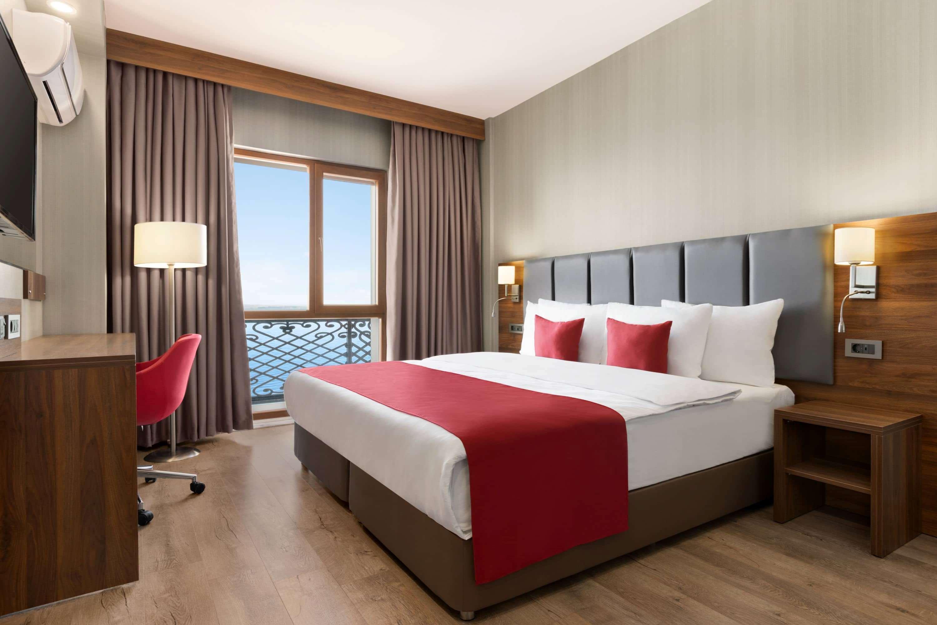 Ramada By Wyndham Van Exterior photo