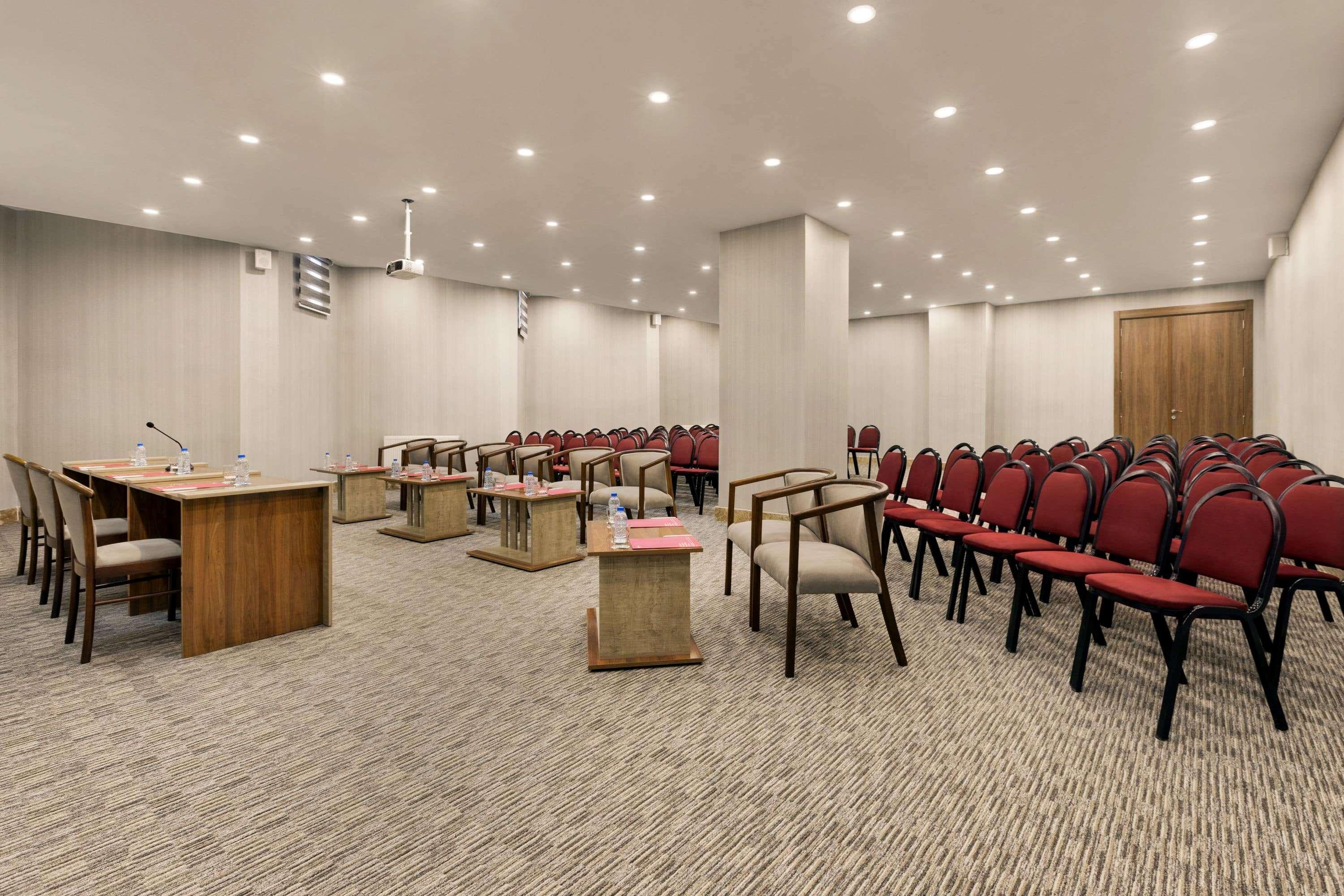 Ramada By Wyndham Van Exterior photo