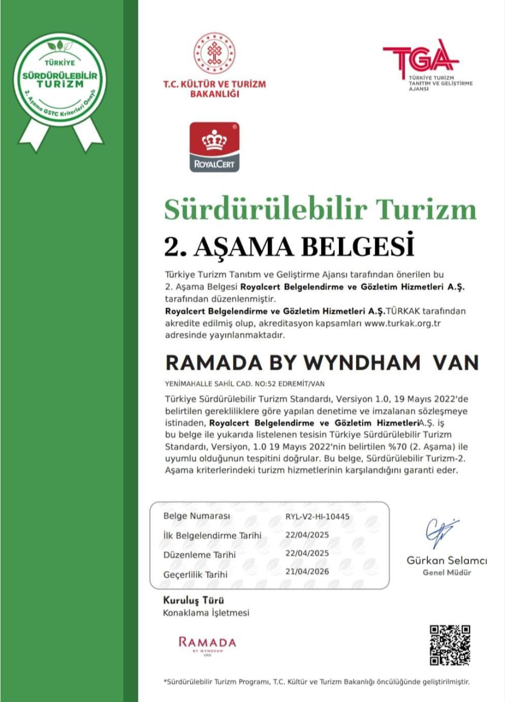 Ramada By Wyndham Van Exterior photo